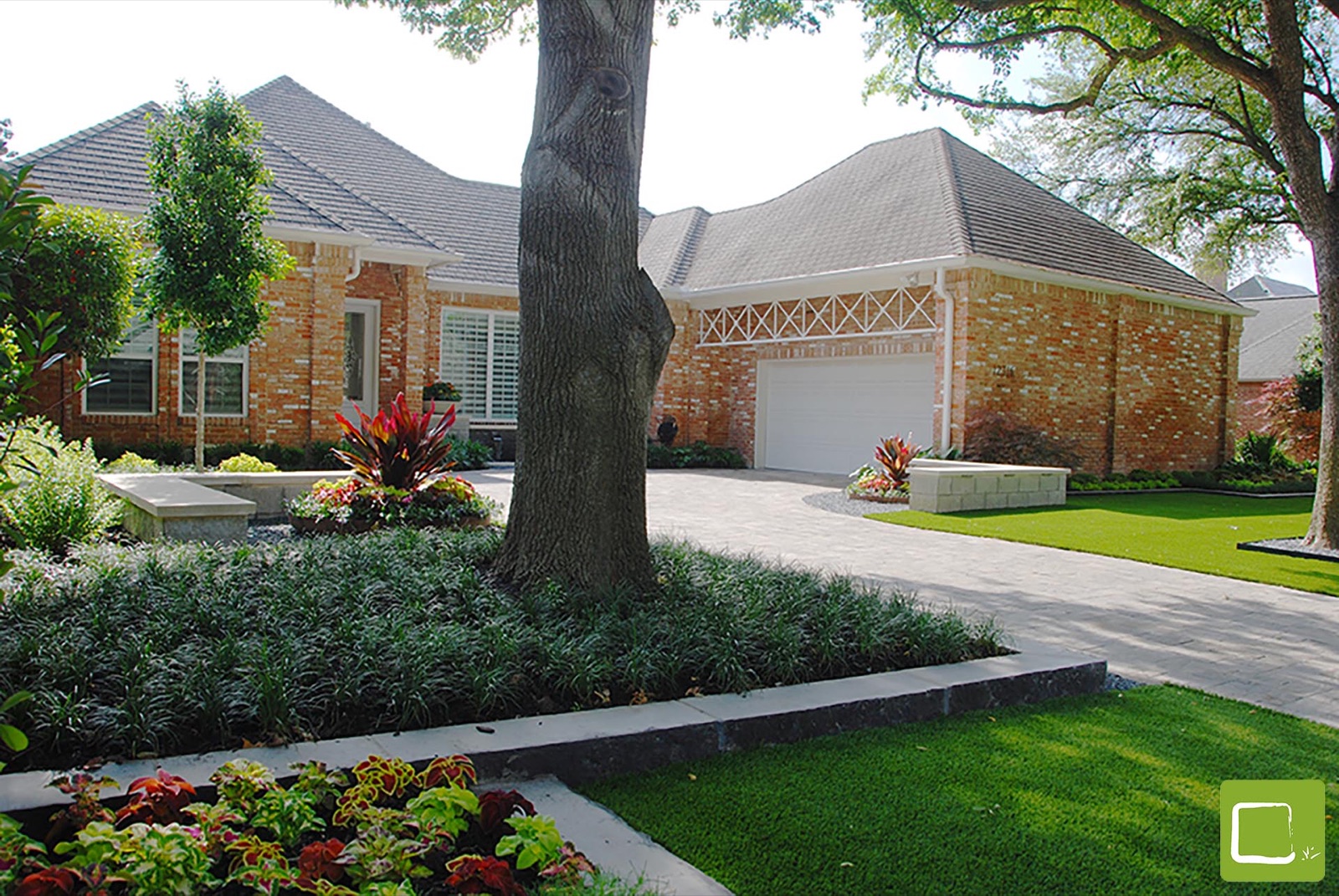 Transitional modern landscape design in Dallas by landscape design firm